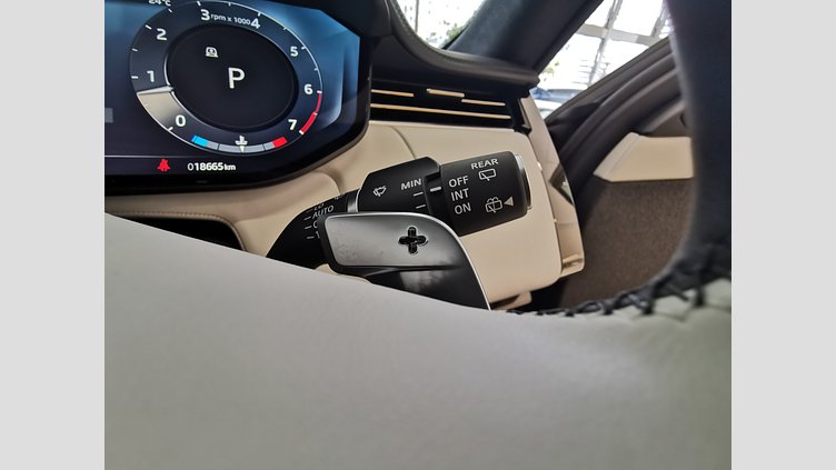 2023 認定中古車 Land Rover Range Rover Sport ジオラグリーン 3.0リッター6気筒400PSターボチャージドガソリンMHEV（オートマチック） FIRST EDITION
