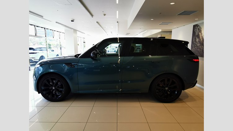 2023 認定中古車 Land Rover Range Rover Sport ジオラグリーン 3.0リッター6気筒400PSターボチャージドガソリンMHEV（オートマチック） FIRST EDITION