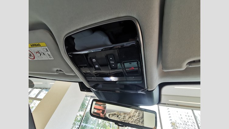 2023 認定中古車 Land Rover Range Rover Sport ジオラグリーン 3.0リッター6気筒400PSターボチャージドガソリンMHEV（オートマチック） FIRST EDITION
