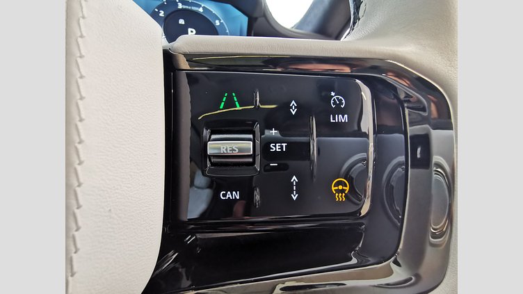 2023 認定中古車 Land Rover Range Rover Sport ジオラグリーン 3.0リッター6気筒400PSターボチャージドガソリンMHEV（オートマチック） FIRST EDITION