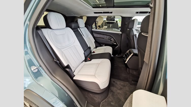 2023 認定中古車 Land Rover Range Rover Sport ジオラグリーン 3.0リッター6気筒400PSターボチャージドガソリンMHEV（オートマチック） FIRST EDITION