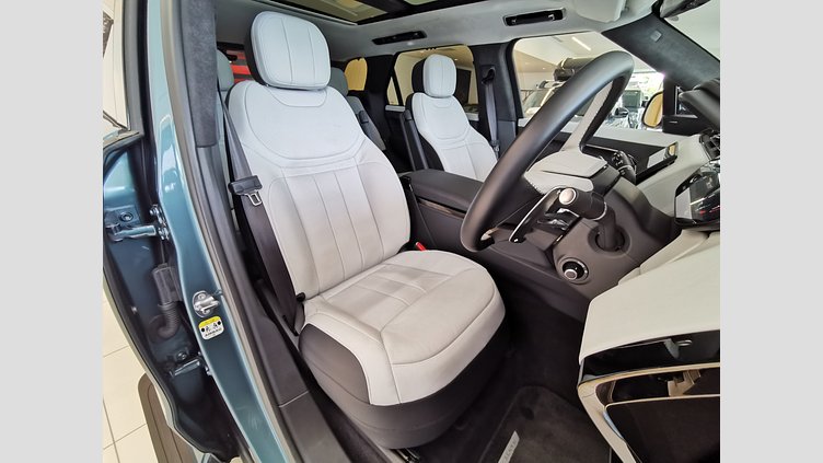 2023 認定中古車 Land Rover Range Rover Sport ジオラグリーン 3.0リッター6気筒400PSターボチャージドガソリンMHEV（オートマチック） FIRST EDITION
