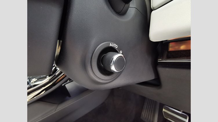 2023 認定中古車 Land Rover Range Rover Sport ジオラグリーン 3.0リッター6気筒400PSターボチャージドガソリンMHEV（オートマチック） FIRST EDITION