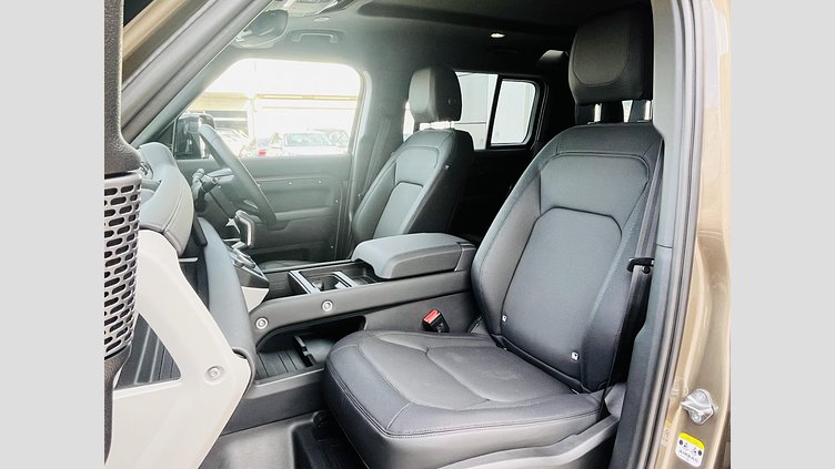 2024 認定中古車 Land Rover Defender 110 ゴンドワナストーン D300 AWD（AT） X-DYNAMIC SE