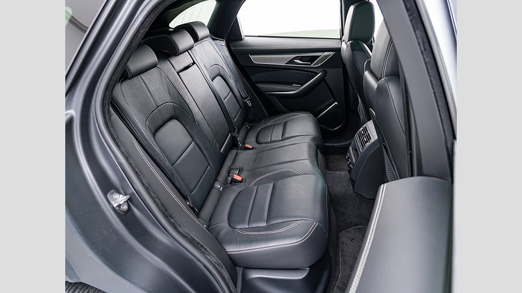 2021 認定中古車 Jaguar F-Pace アイガーグレイ D200 AWD（オートマチック）MHEV R-DYNAMIC SE