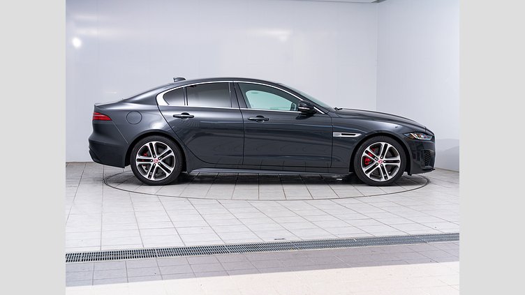 2020 認定中古車 Jaguar XE カルパチアングレー P250 RWD AUTOMATIC 4 door Saloon R-DYNAMIC SE