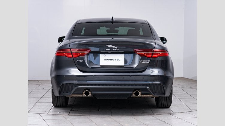 2020 認定中古車 Jaguar XE カルパチアングレー P250 RWD AUTOMATIC 4 door Saloon R-DYNAMIC SE