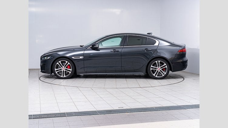 2020 認定中古車 Jaguar XE カルパチアングレー P250 RWD AUTOMATIC 4 door Saloon R-DYNAMIC SE