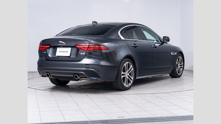 2020 認定中古車 Jaguar XE カルパチアングレー P250 RWD AUTOMATIC 4 door Saloon R-DYNAMIC SE