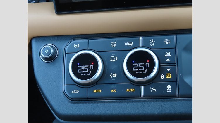 2024 認定中古車 Land Rover Defender 90 ゴンドワナストーン D300 AWD（AT） X-DYNAMIC HSE