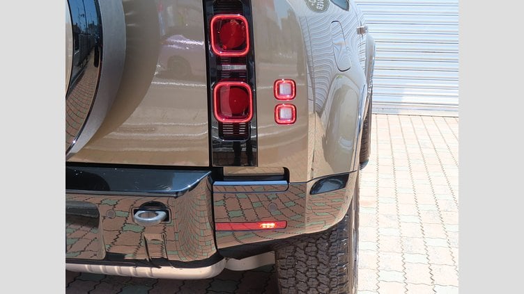 2024 認定中古車 Land Rover Defender 90 ゴンドワナストーン D300 AWD（AT） X-DYNAMIC HSE