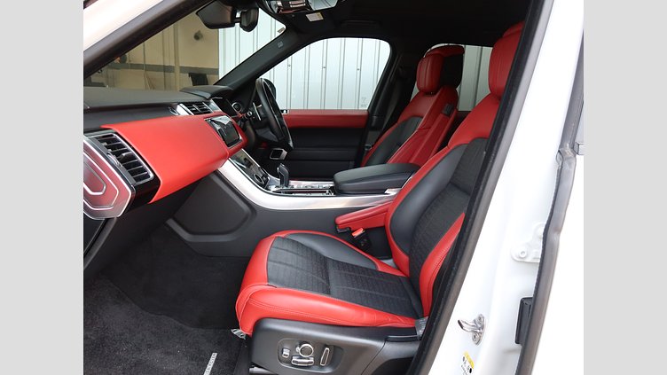 2020 認定中古車 Land Rover Range Rover Sport フジホワイト 3.0リッターTDV6ディーゼル（258 PS） HSE DYNAMIC