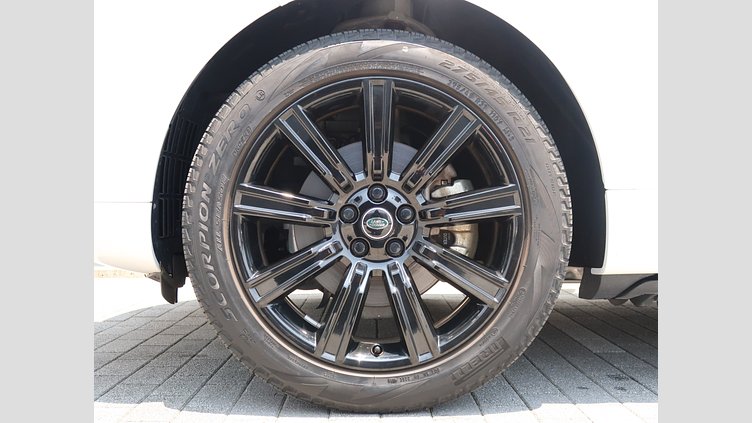 2020 認定中古車 Land Rover Range Rover Sport フジホワイト 3.0リッターTDV6ディーゼル（258 PS） HSE DYNAMIC