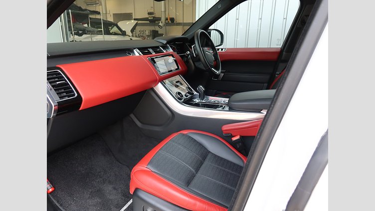 2020 認定中古車 Land Rover Range Rover Sport フジホワイト 3.0リッターTDV6ディーゼル（258 PS） HSE DYNAMIC