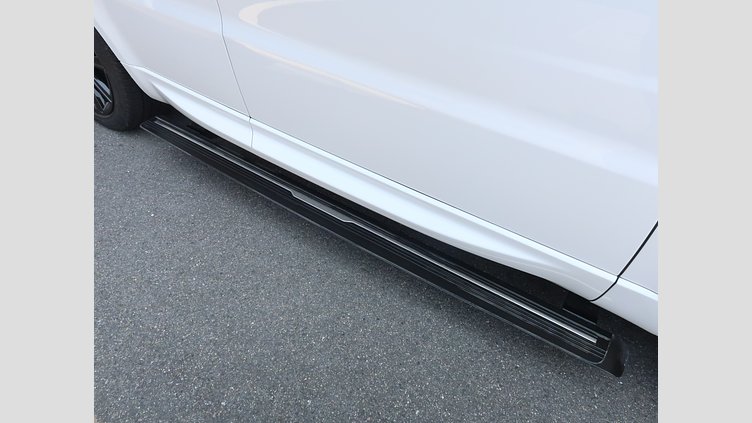 2020 認定中古車 Land Rover Range Rover Sport フジホワイト 3.0リッターTDV6ディーゼル（258 PS） HSE DYNAMIC