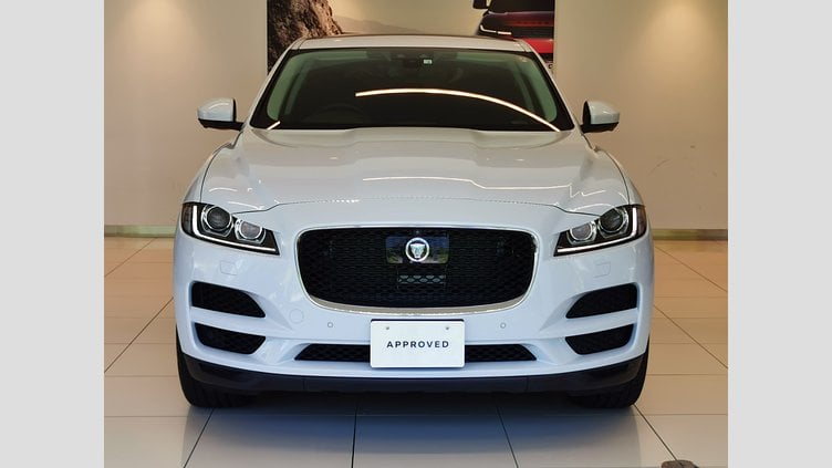 2016 認定中古車 Jaguar F-Pace グラシアホワイト 2.0L 20d　プレステージ
