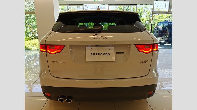 2016 認定中古車 Jaguar F-Pace グラシアホワイト 2.0L 20d　プレステージ