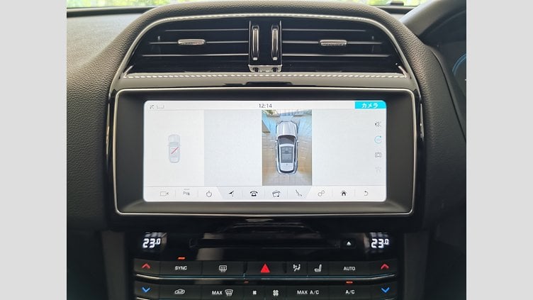2016 認定中古車 Jaguar F-Pace グラシアホワイト 2.0L 20d　プレステージ