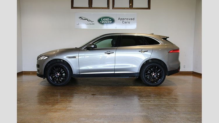 2019 認定中古車 Jaguar F-Pace Silicon Silver 2.0 litre i4D Diesel Portfolio