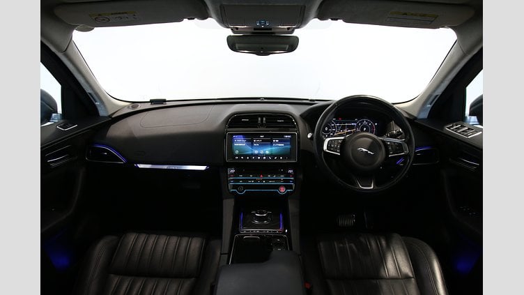 2019 認定中古車 Jaguar F-Pace Silicon Silver 2.0 litre i4D Diesel Portfolio