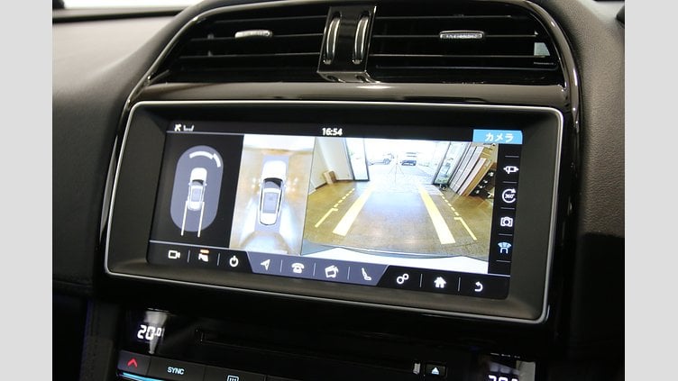 2019 認定中古車 Jaguar F-Pace Silicon Silver 2.0 litre i4D Diesel Portfolio