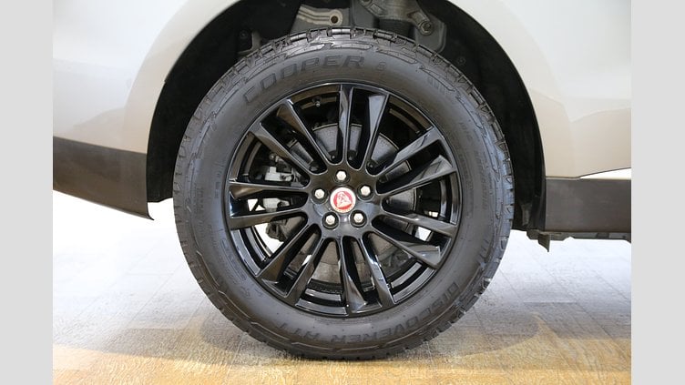 2019 認定中古車 Jaguar F-Pace Silicon Silver 2.0 litre i4D Diesel Portfolio