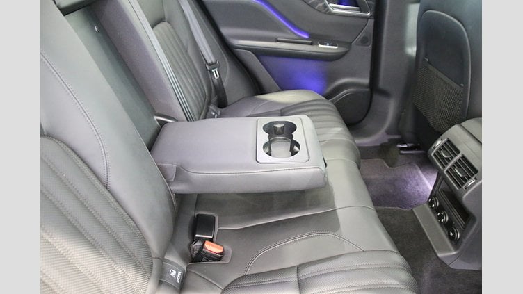 2019 認定中古車 Jaguar F-Pace Silicon Silver 2.0 litre i4D Diesel Portfolio