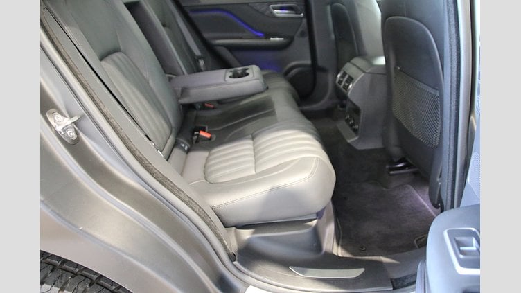 2019 認定中古車 Jaguar F-Pace Silicon Silver 2.0 litre i4D Diesel Portfolio