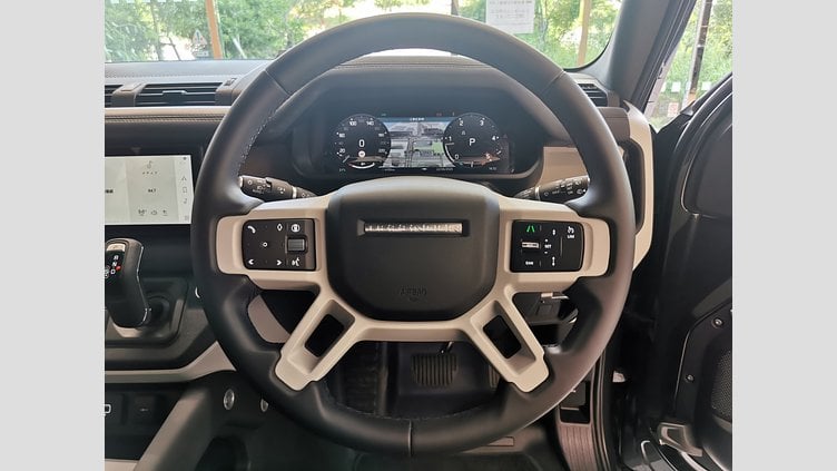 2024 認定中古車 Land Rover Defender 90 カルパチアングレイ D300 AWD（AT） X-DYNAMIC SE