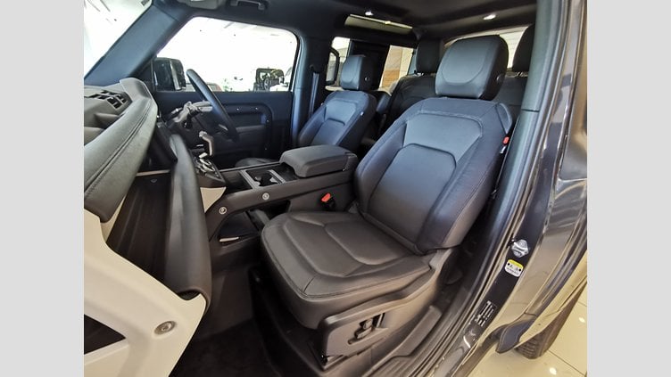 2024 認定中古車 Land Rover Defender 90 カルパチアングレイ D300 AWD（AT） X-DYNAMIC SE