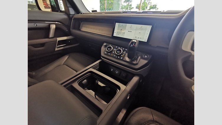 2024 認定中古車 Land Rover Defender 90 カルパチアングレイ D300 AWD（AT） X-DYNAMIC SE
