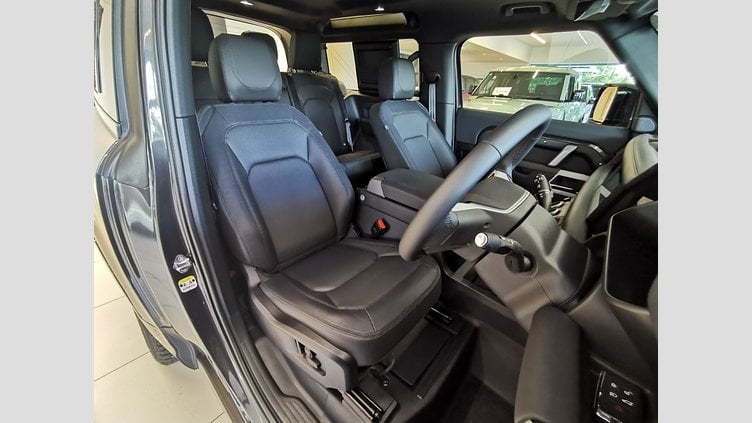 2024 認定中古車 Land Rover Defender 90 カルパチアングレイ D300 AWD（AT） X-DYNAMIC SE