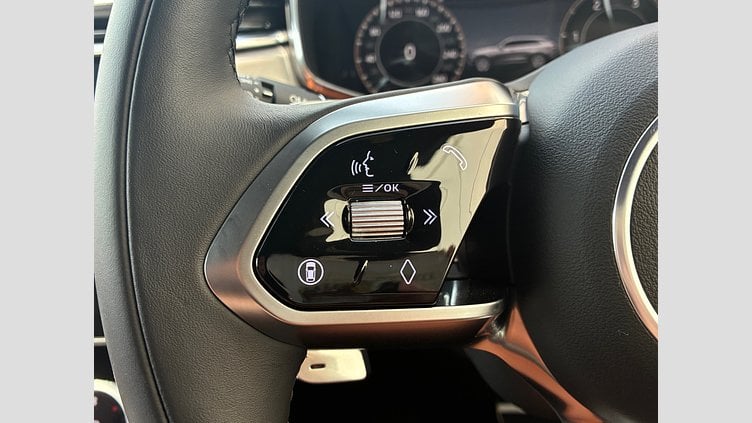 2025 認定中古車 Jaguar F-Pace ポルトフィーノブルー D200 AWD（オートマチック）MHEV R-DYNAMIC SE