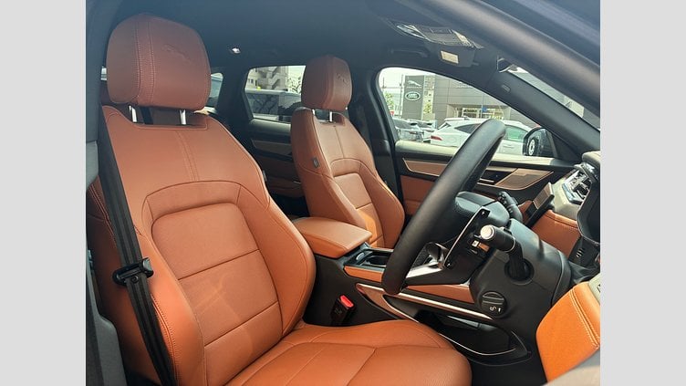 2025 認定中古車 Jaguar F-Pace ポルトフィーノブルー D200 AWD（オートマチック）MHEV R-DYNAMIC SE