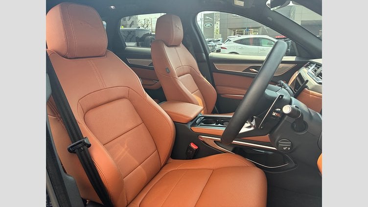 2025 認定中古車 Jaguar F-Pace ポルトフィーノブルー D200 AWD（オートマチック）MHEV R-DYNAMIC SE