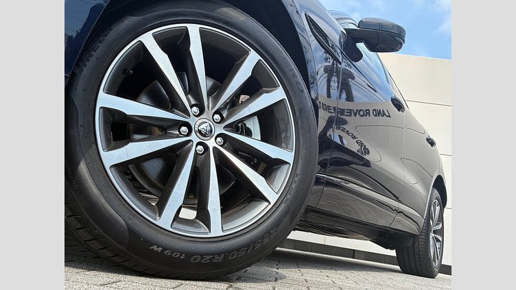 2025 認定中古車 Jaguar F-Pace ポルトフィーノブルー D200 AWD（オートマチック）MHEV R-DYNAMIC SE