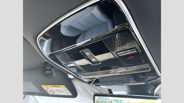 2025 認定中古車 Land Rover Range Rover Sport サントリーニブラック P550eプラグインハイブリッド（ガソリン）  Dynamic SE