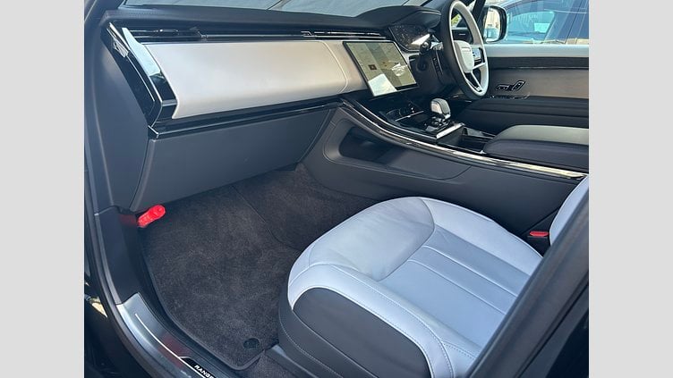 2025 認定中古車 Land Rover Range Rover Sport サントリーニブラック P550eプラグインハイブリッド（ガソリン）  Dynamic SE