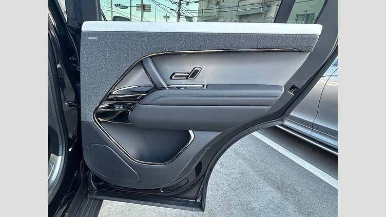 2025 認定中古車 Land Rover Range Rover Sport サントリーニブラック P550eプラグインハイブリッド（ガソリン）  Dynamic SE