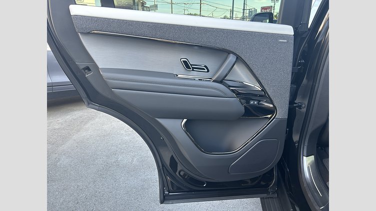 2025 認定中古車 Land Rover Range Rover Sport サントリーニブラック P550eプラグインハイブリッド（ガソリン）  Dynamic SE