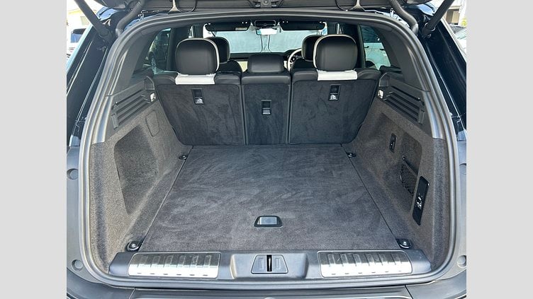 2025 認定中古車 Land Rover Range Rover Sport サントリーニブラック P550eプラグインハイブリッド（ガソリン）  Dynamic SE