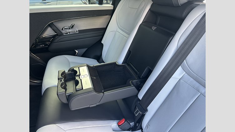 2025 認定中古車 Land Rover Range Rover Sport サントリーニブラック P550eプラグインハイブリッド（ガソリン）  Dynamic SE