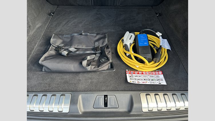 2025 認定中古車 Land Rover Range Rover Sport サントリーニブラック P550eプラグインハイブリッド（ガソリン）  Dynamic SE
