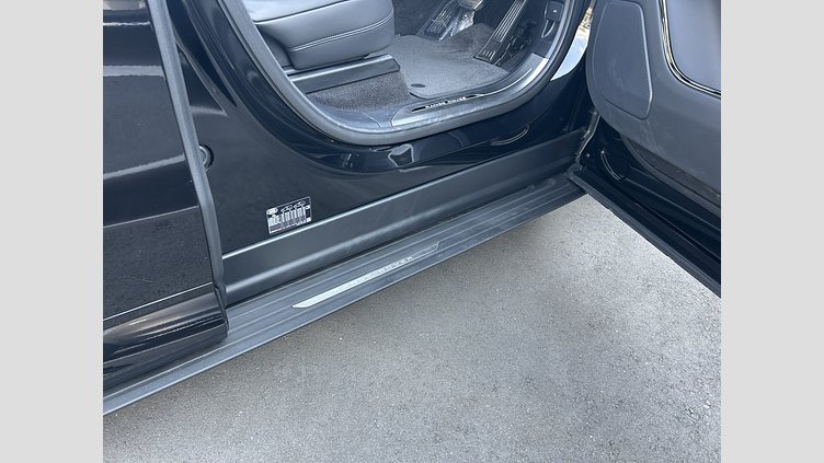 2025 認定中古車 Land Rover Range Rover Sport サントリーニブラック P550eプラグインハイブリッド（ガソリン）  Dynamic SE