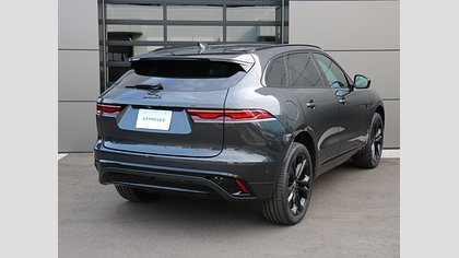 F-Pace 13