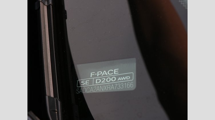 2024 認定中古車 Jaguar F-Pace カルパチアングレイ D204 AWD（オートマチック）MHEV R-DYNAMIC SE