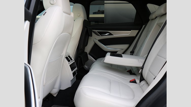 2024 認定中古車 Jaguar F-Pace カルパチアングレイ D204 AWD（オートマチック）MHEV R-DYNAMIC SE