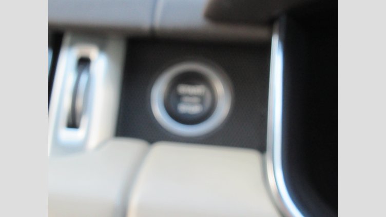 2020 認定中古車 Land Rover Range Rover ユーロンホワイト 2.0リッターSi4プラグインハイブリッド（404 PS） スタンダードホイールベース VOGUE