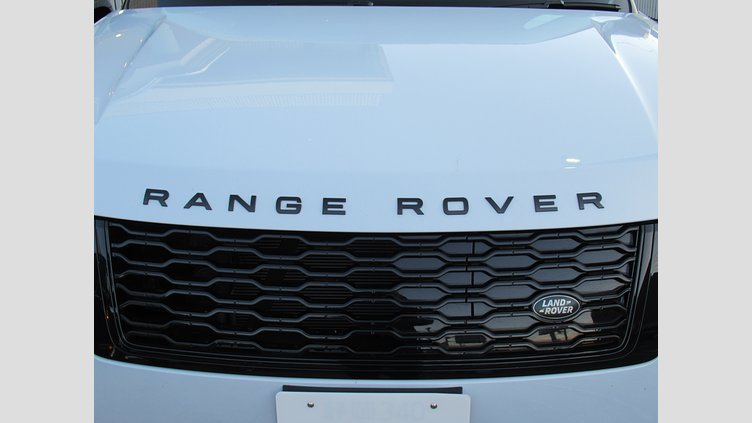 2020 認定中古車 Land Rover Range Rover ユーロンホワイト 2.0リッターSi4プラグインハイブリッド（404 PS） スタンダードホイールベース VOGUE