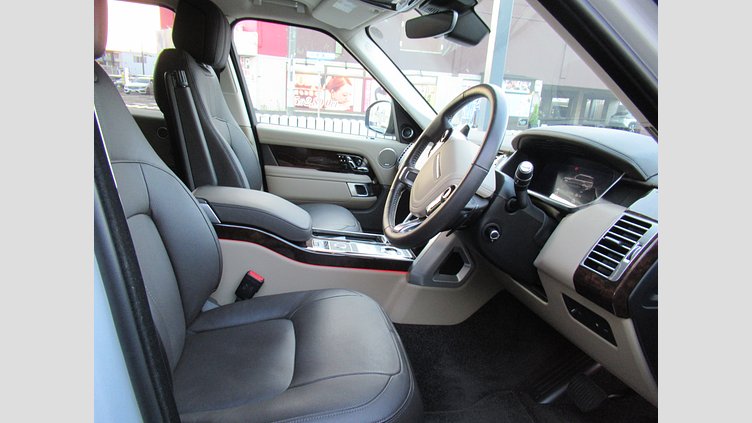 2020 認定中古車 Land Rover Range Rover ユーロンホワイト 2.0リッターSi4プラグインハイブリッド（404 PS） スタンダードホイールベース VOGUE